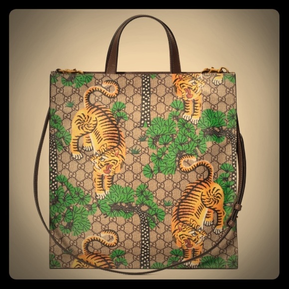 Gucci Handbags - NEW GUCCI Bengal Tiger Supreme Tote & Shoulder Bag
